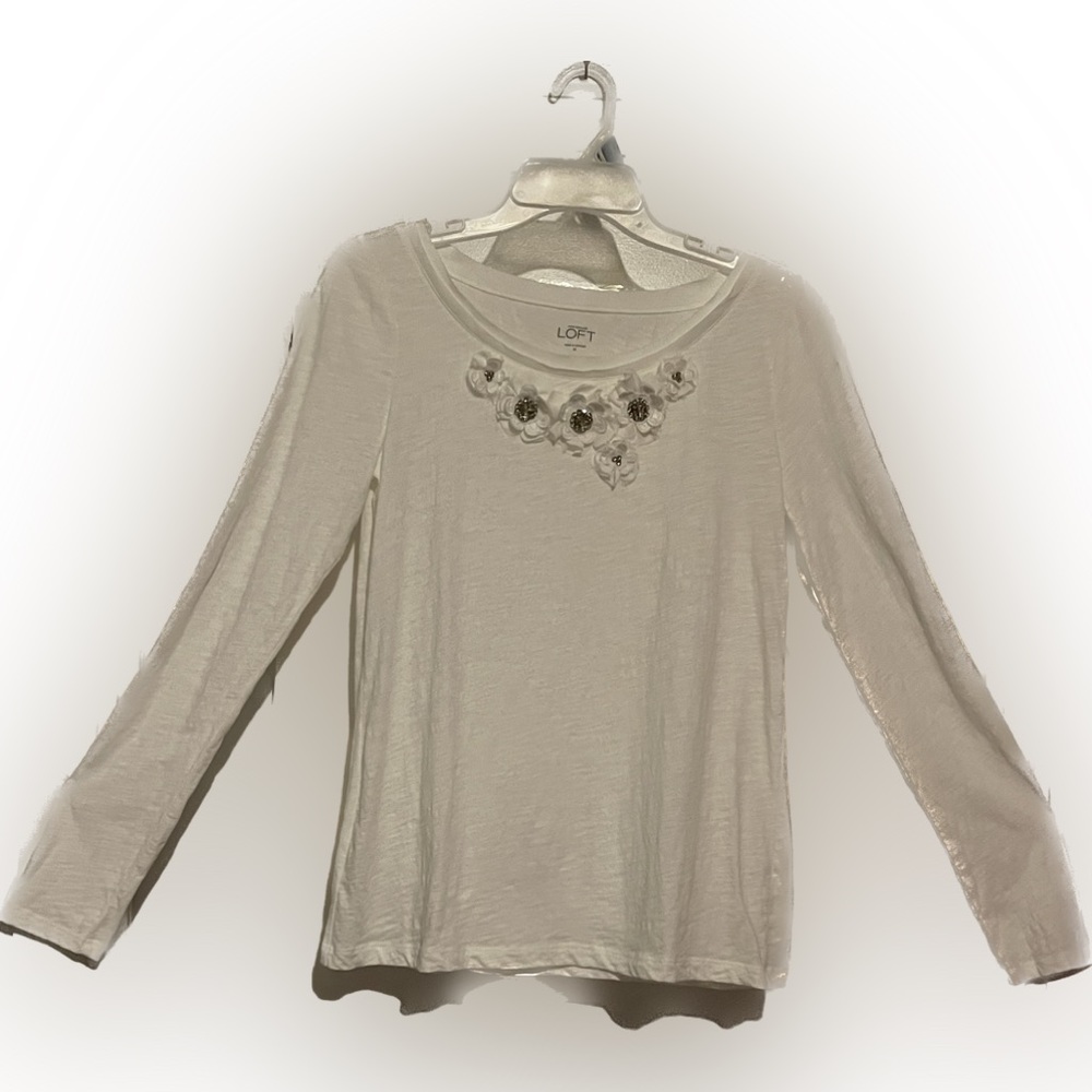 Embellished Long Sleeve Blouse with Flowers of Fabric and Gems size M